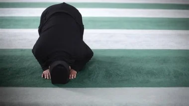 آيات من أقامهن دخل الجنة