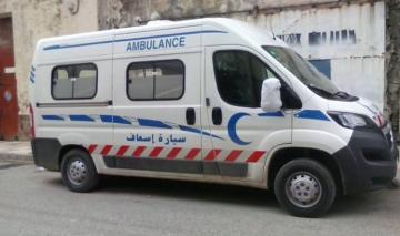 صيد الكاميرا...صورة مثيرة للجدل لسيارة إسعاف تنقل "رحيل" تلهب الفايسبوك