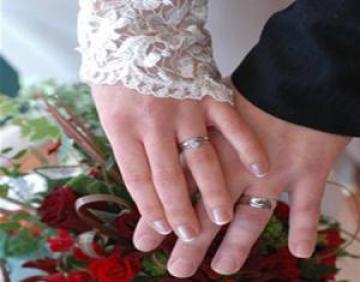 أعشاب وفواكه تجلب السعادة و تنشط الرغبة الجنسية  