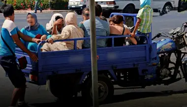 احتجاجا على الفوضى والجشع.. غليان شديد بـ"تامسنا" بسبب أزمة النقل والساكنة تستبق الدخول المدرسي بمطالب عاجلة