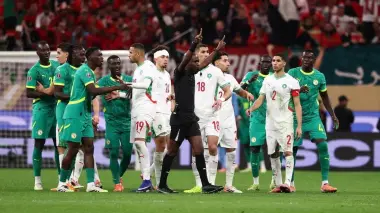 لا كأس لا عقوبات..قرارات الكاف تثير غضب الجماهير المغربية