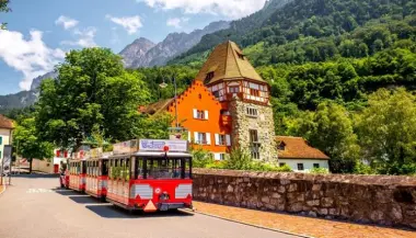 براتب شهري أيضا.. دولة ليشتنشتاين تبحث عن متطوعين لسنة 2026 بامتيازات غير مسبوقة تشمل الإقامة والتأشيرة