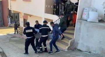 شاب ينهي حياة شقيقه بطريقة مروعة بالناظور ويجلس بالقرب من جثته!