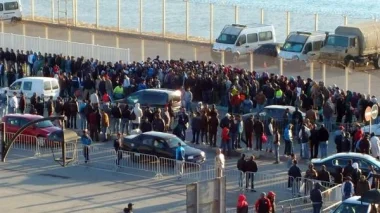 معبر باب سبتة في مهب الريح والسلطات الإسبانية تستنجد بالمغرب لإنقاذ الموقف قبل وقوع الكارثة