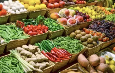 الحكومة تطلق 6 شركات جهوية لتجميع وتوزيع المنتجات الفلاحية وتعلن الحرب على الوسطاء والمضاربين