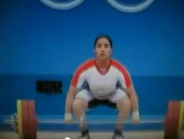 سقوط 150 كلغ على رباعة مصرية بالأولمبياد