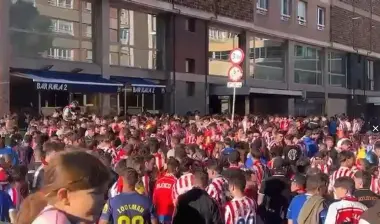 مرة أخرى.. جماهير "أتلتيكو مدريد" ترفع شعارات "عنصرية" ضد المسلمين قبل موقعة برشلونة