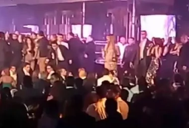 بالفيديو: مشاجرة تجبر هيفاء وهبي على الانسحاب من حفلها بالقاهرة