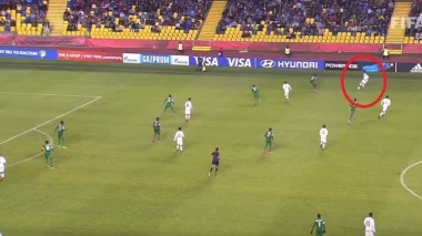 ناشئ مكسيكي يسجل هدفا على طريقة مارادونا وميسي
