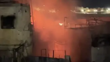 حريق مهول يلتهم محلات تجارية "بحافة مولاي ادريس" بفاس