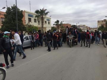 تاوريرت فوق صفيح ساخن بسبب انعدام الأمن و الساكنة تخرج إلى الشارع للاحتجاج