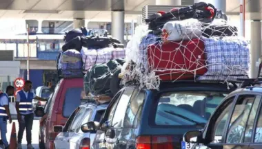 احتجاجات "أصحاب السطوح".. تمرد الناقلين المغاربة ضد القيود الأوروبية الجديدة على الحمولات الزائدة بالمعابر الحدودية