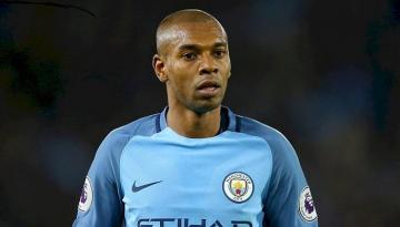مانشستر سيتي يجدد عقد لاعبه البرازيلي فرناندينيو