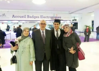 بنكيران و زوجته يحضران حفل تخرح ابنهما رضوان بباريس 