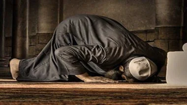 ما حكم الشرع فى الإسراع في الصلاة؟