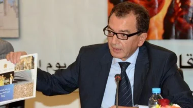 وثائق تورط وزير الثقافة السابق في فضيحة "تزوير"