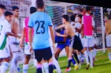 "ماتقيش ولدي" تطالب رئيس الـ"فيفا" بإنزال عقوبات على "الجزائر" بعد الاعتداء الذي طال "أشبال" المغرب بوهران