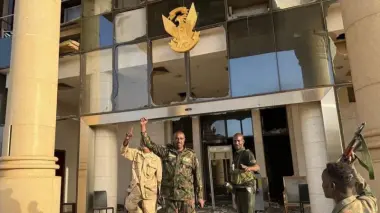 مسيرة انتحارية تستهدف القصر الرئاسي في الخرطوم
