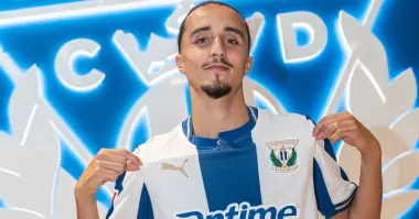 الدولي المغربي ياسين كشطة ينضم إلى الدوري الإسباني