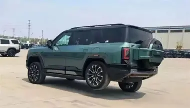 وداعاً للتوقف المفاجئ.. تقنية مذهلة من BYD تغيّر طريقة التعامل مع الإطارات المثقوبة