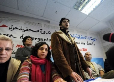 السلطات المغربية تسعى الى استقطاب شباب “20 فبراير”