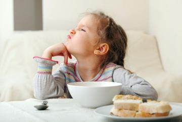 طفلي يرفض الطعام.. فماذا أفعل؟