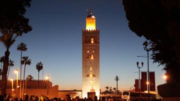 مثير...سيدة تتسبب في قطع الصلاة بمسجد الكتبية بمراكش وتخلق حالة من الهلع في صفوف المصلين