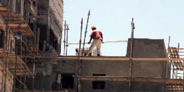 في مشهد مروع...وفاة عامل بناء بعد سقوطه من الطابق الثاني لعمارة قيد التشييد بتطوان
