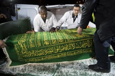بالصور .. وصول جثماني المواطنتين المغربيتين اللتين قتلتا في هجوم إسطنبول