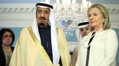 بَعد يومٍ من هُجوم أورلاندو .. كلينتون تُهاجم السعودية وقطر والكويت