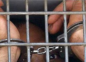 إيقاف طالب "فقيه" في وضع إباحي مع فتاة قاصر وحجز شريحة بها صور ضحاياه