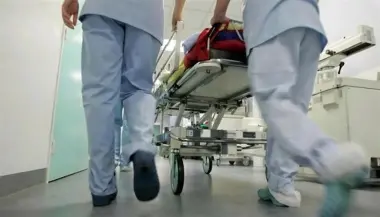 شبهة تسمم غذائي تنهي حياة شاب من الجالية وتستنفر سلطات الناظور