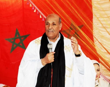 "ولد الرشيد" يفجرها ويطالب بقطع العلاقات مع الأمم المتحدة وإقامة عمالات مغربية بالمنطقة العازلة