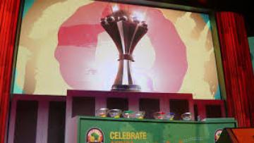 رغم "الايبولا" .. الكاف تعلن عدم تغيير أماكن ومواعيد مباريات تصفيات كأس إفريقيا 2015