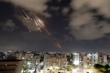 إيران ترد على الهجوم الإسرائيلي بعملية "الوعد الصادق 3".. وتصعيد خطير في المنطقة