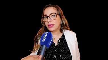 قالت إن الواقعة أُخرجت عن سياقها.. "ككوس" ترد على الجدل الذي أثارته صورتها بمحطة القطار