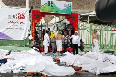 شهادة صادمة لحاج مغربي: رأيت أكوام البشر مُلتصقة والأحشاء مُبعثرة على الأرض