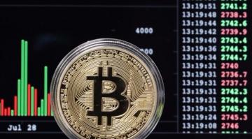 العملة الرقمية "بيتكوين" ترتفع لمستوى قيادسي جديد وتضاعف من قيمتها
