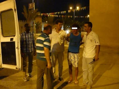  الصورة لرئيس الأمن الاقليمي بتزنيت رفقة بعض العناصر الأمنية بعد القبض على جاني في مناسبة سابقة.