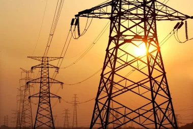 توقعات بانخفاض تكلفة الكهرباء بالمغرب