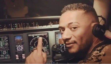 أول تعليق للفنان محمد رمضان بعد تسببه في طرد طيار من عمله