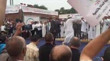 بنكيران يرقص على إيقاعات "أحواش" بأكادير