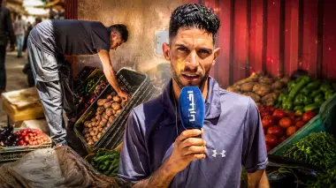 خضار يكشف لـ"أخبارنا" سبب ضعف إقبال المواطنين على شراء الخضر والفواكه