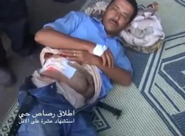 شهود عيان علي مجزرة الحرس الجمهوري : الجيش قتل المتظاهرين اثناء الصلاة !