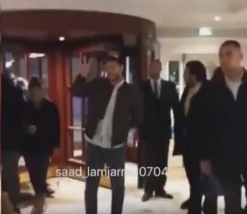 شاهد لحظة خروج سعد المجرد من السجن وإستقباله من طرف الجمهور بالزغاريد والتصفيق
