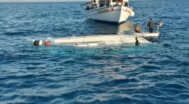 انقاذ 31 شخصا في غرق قارب بسواحل طنجة من بينهم سبع نساء ورضيع