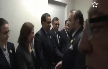 الملك يزور القنصلية العامة للمملكة بفرنسا‏