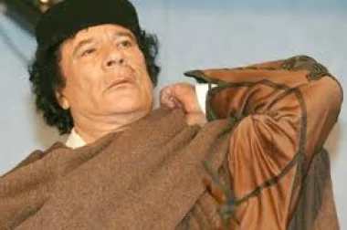 القذافي يهدد بإعتقال أي ليبي يدخل عالفيسبوك