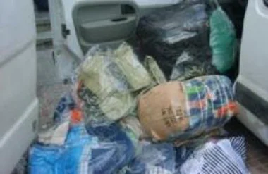 مصالح الجمارك تحجز مواد وسلع مهربة على متن حافلة المسافرين بالقنيطرة