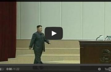 بالفيديو| صدمة الشعب الكوري إثر رؤية رئيسهم و هو " يعرج "